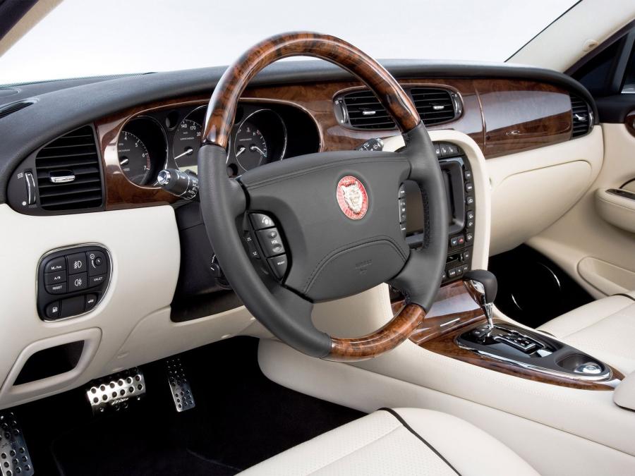  Jaguar XJ AJ14 by Arden 2008 года  (фото 2 из 11)